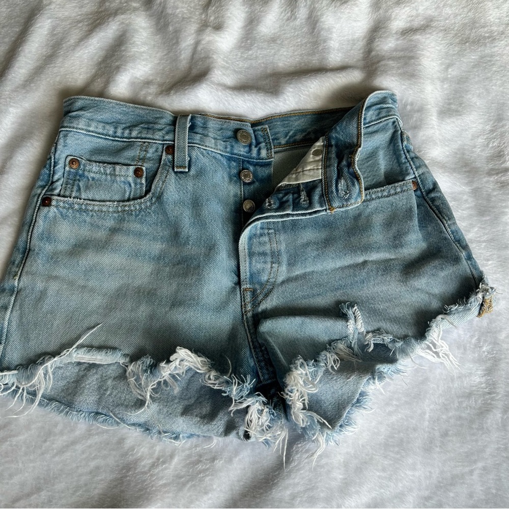 Denim Levi 501 shorts (brand new )